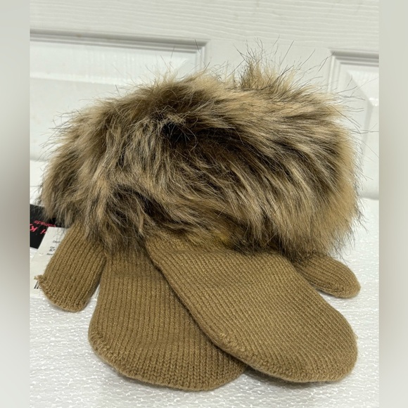 NWT Kyi Kyi  Gloves with faux fur cuffs - Picture 4 of 5